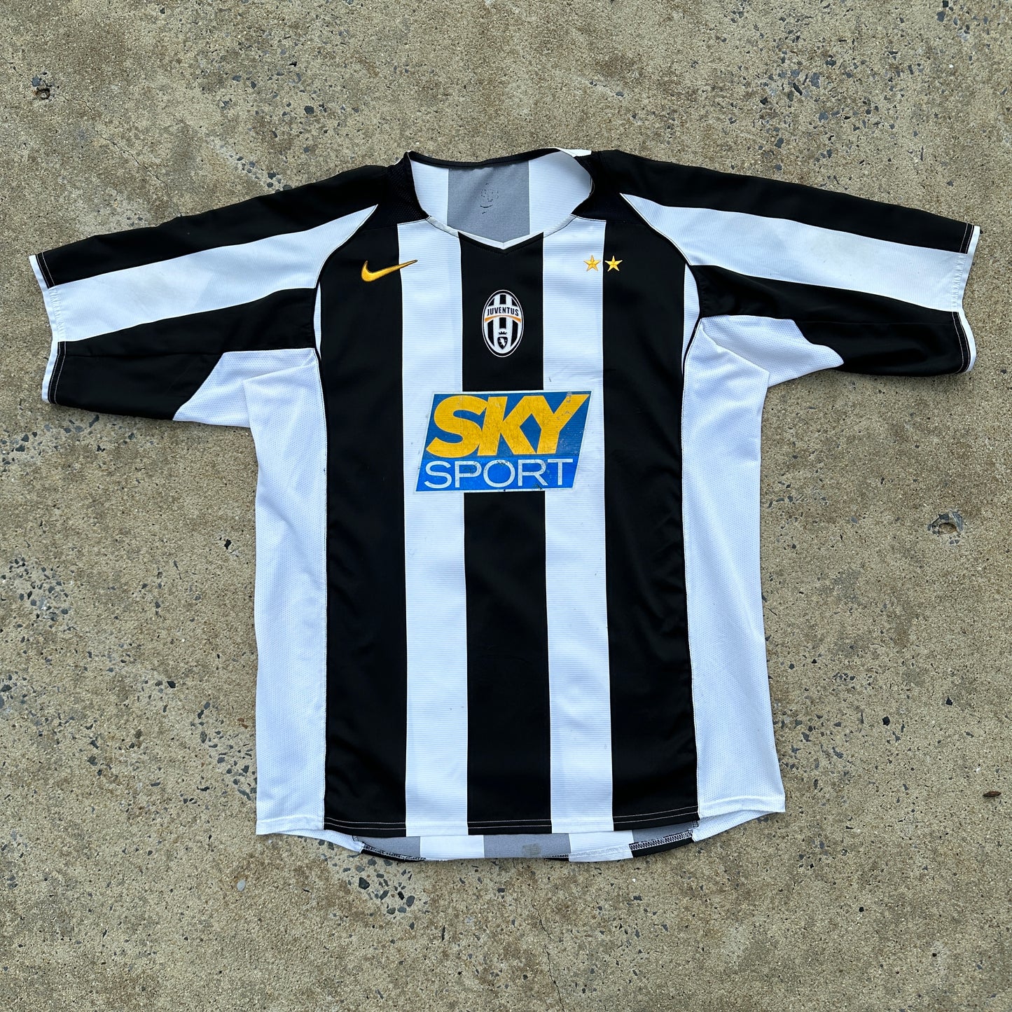 Vintage Juventus FC 2004-05 x Nike Home jersey