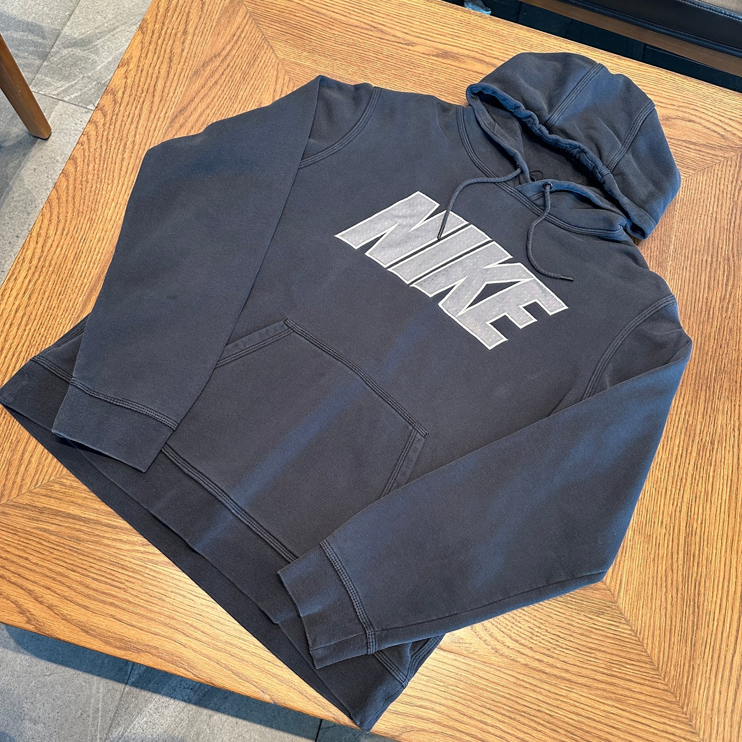 Nike Spellouts embroidered  00's black pullover