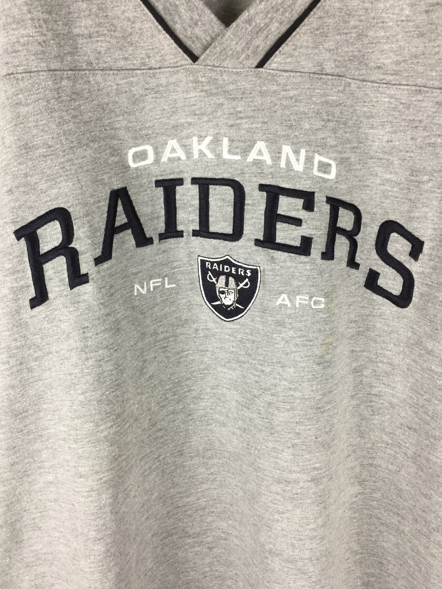 Vintage Oakland Raiders 00s NFL embroidered T-shirt