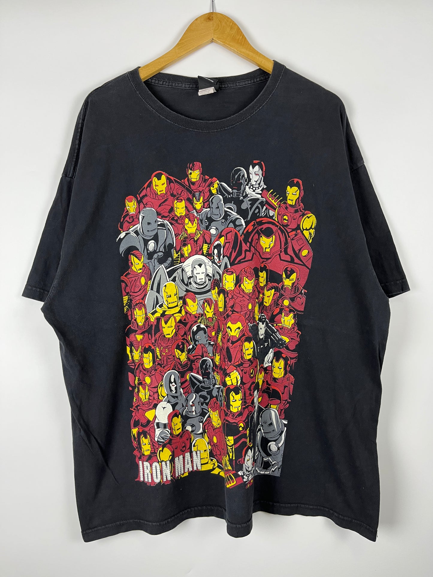 Vintage Iron Man all characters Marvel Comics T-shirt